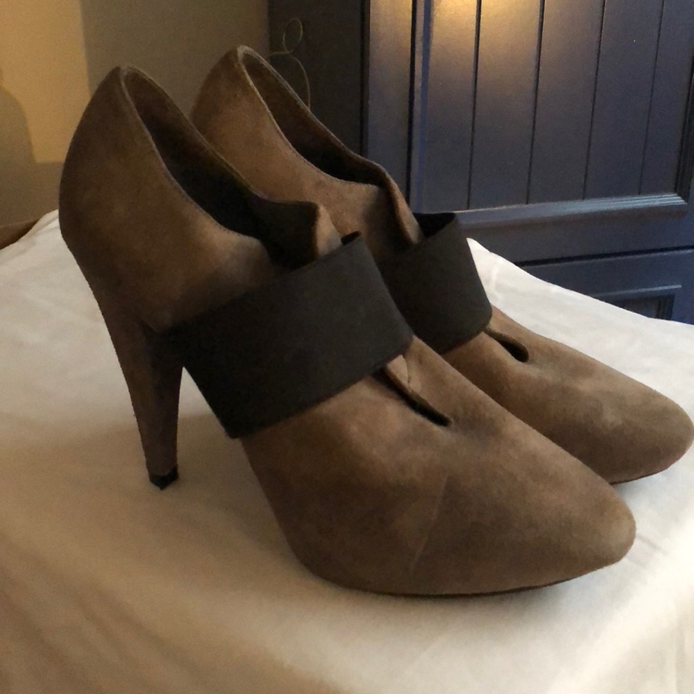 Shoes - Picture 2 of 3